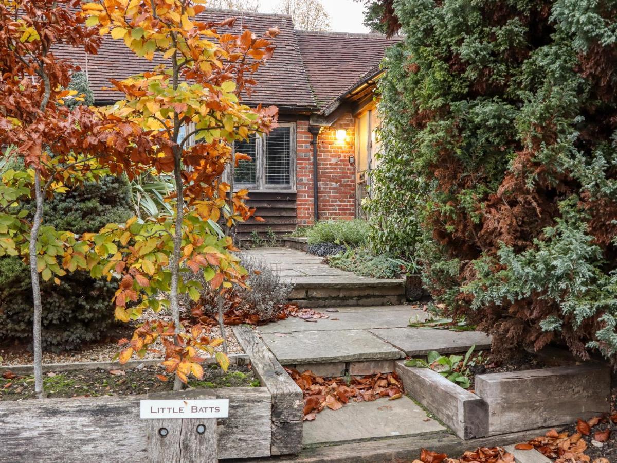 Little Batts Villa Edenbridge Exterior photo